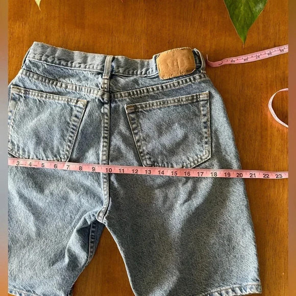 Vintage Gap Easy Fit Jean Shorts - Picture 5 of 9
